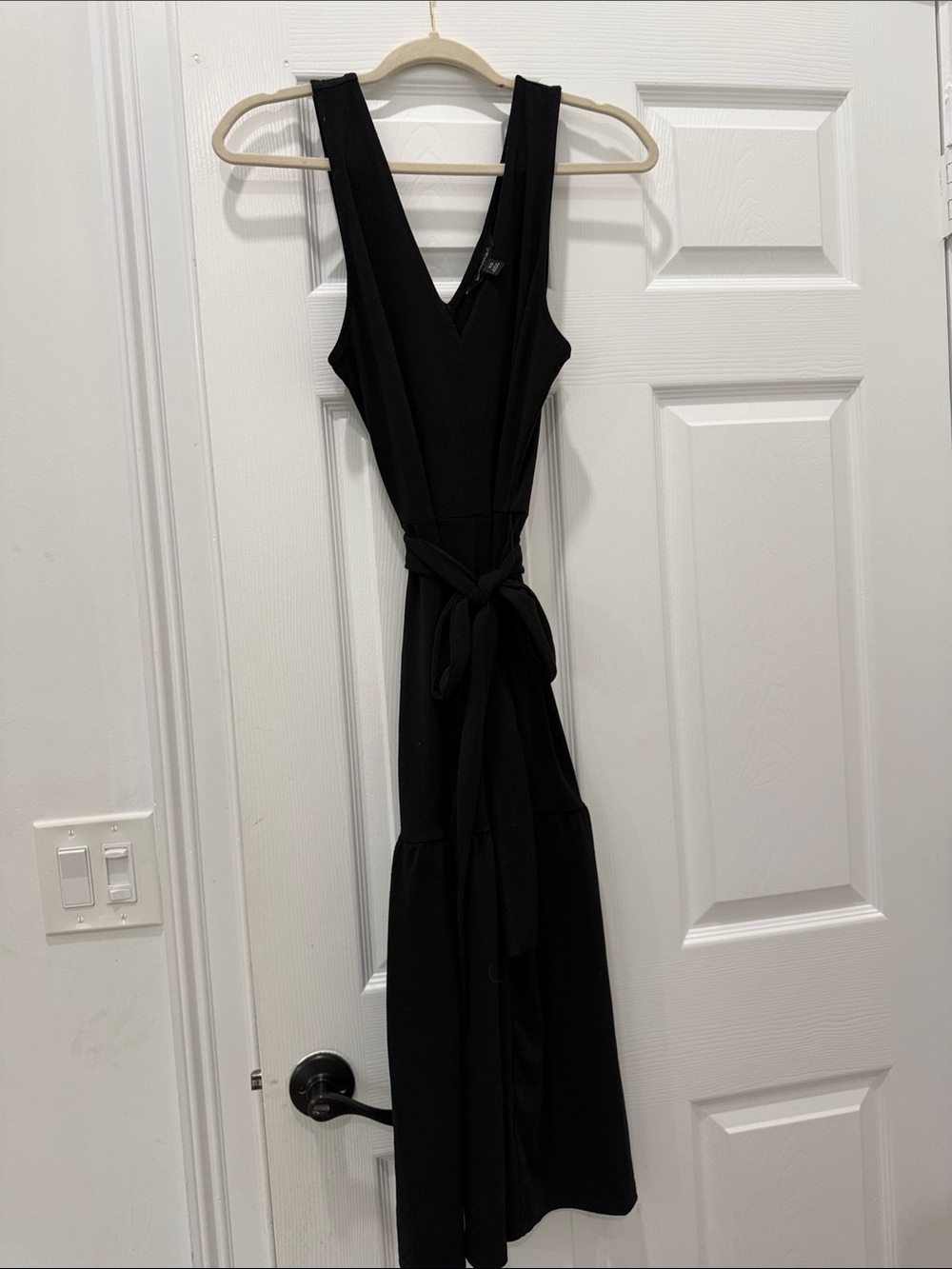 Banana Republic Black V-Neck Tie-Waist Maxi Dress